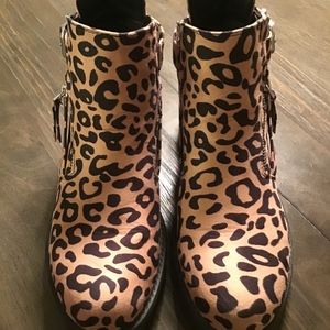 Qupid Leopard Print Chunky Heel Booties Size 9